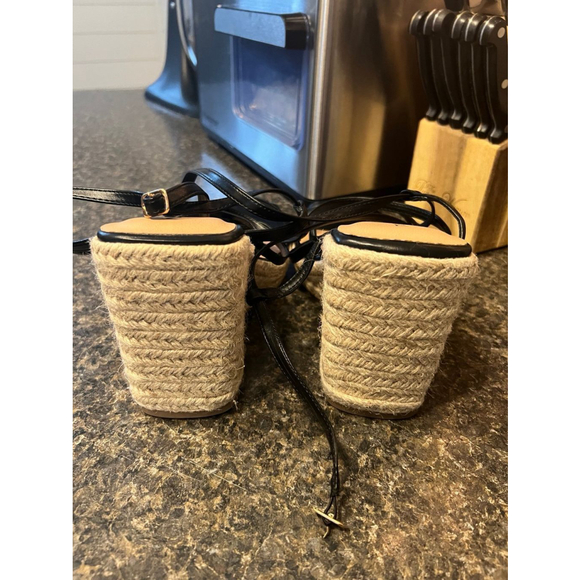 New Torrid Laceup Strappy Platform Wedge (WW) - Picture 7 of 8